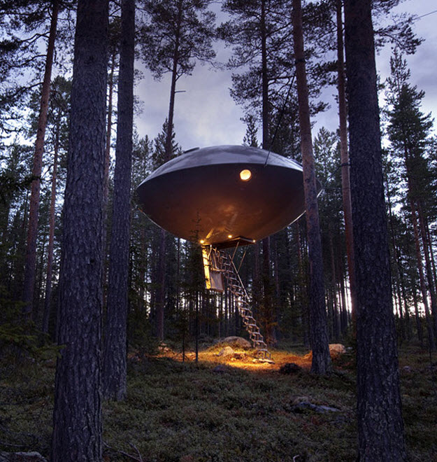 UFO egy csendes svéd erdő közepén - Treehotel, Harads