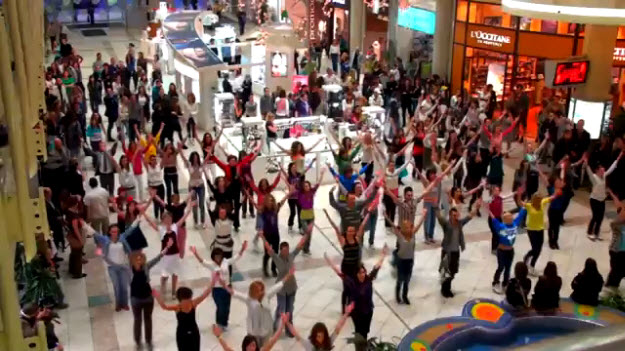 A magyarok is tudnak lazák lenni – hazai és külföldi flashmob körkép